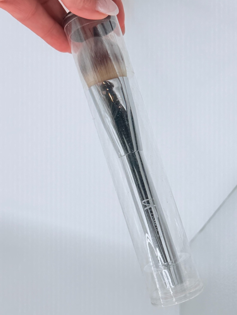 iT Foundation Brush